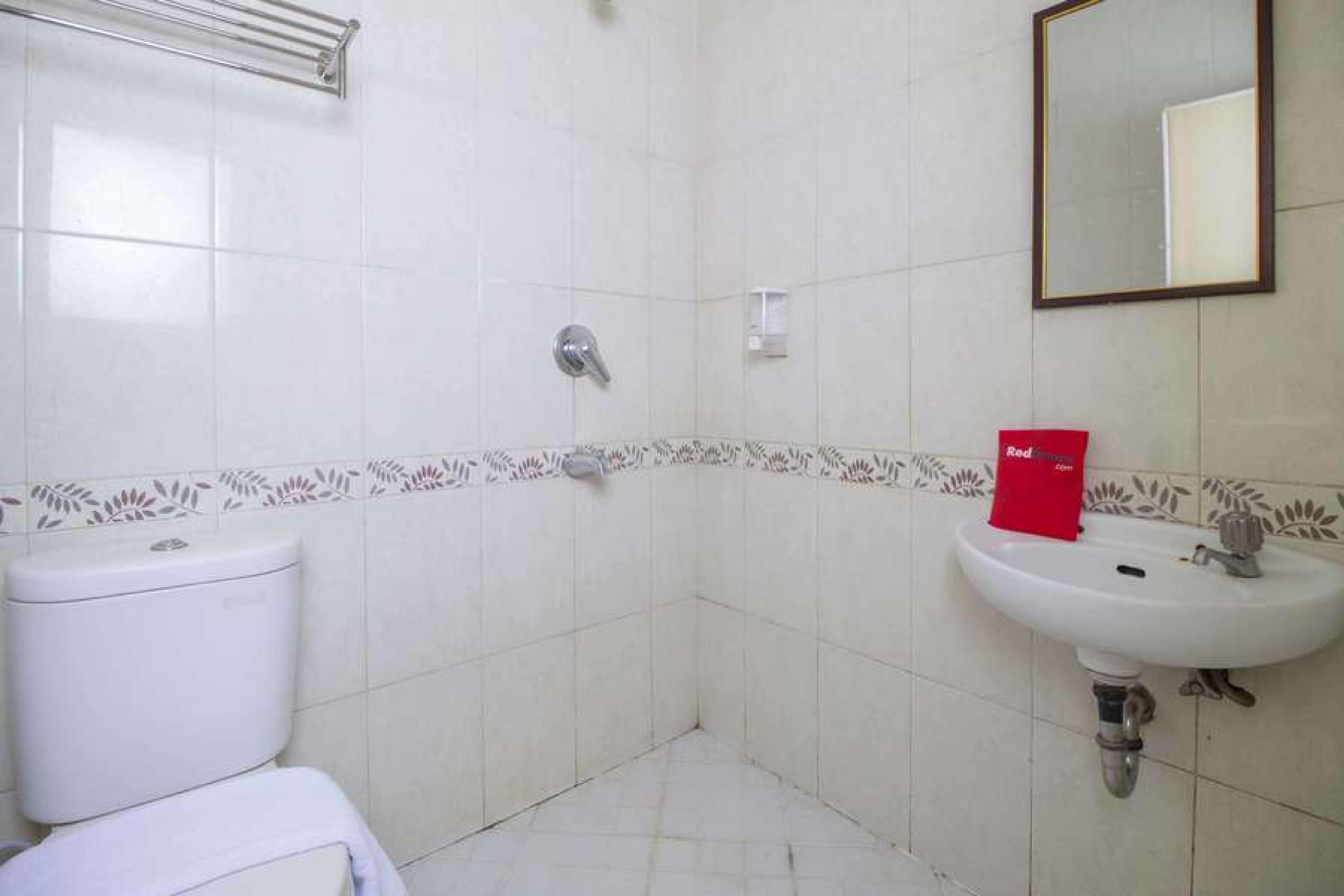 Reddoorz @ Pangeran Antasari 2 Hotel Cilandak  Eksteriør billede
